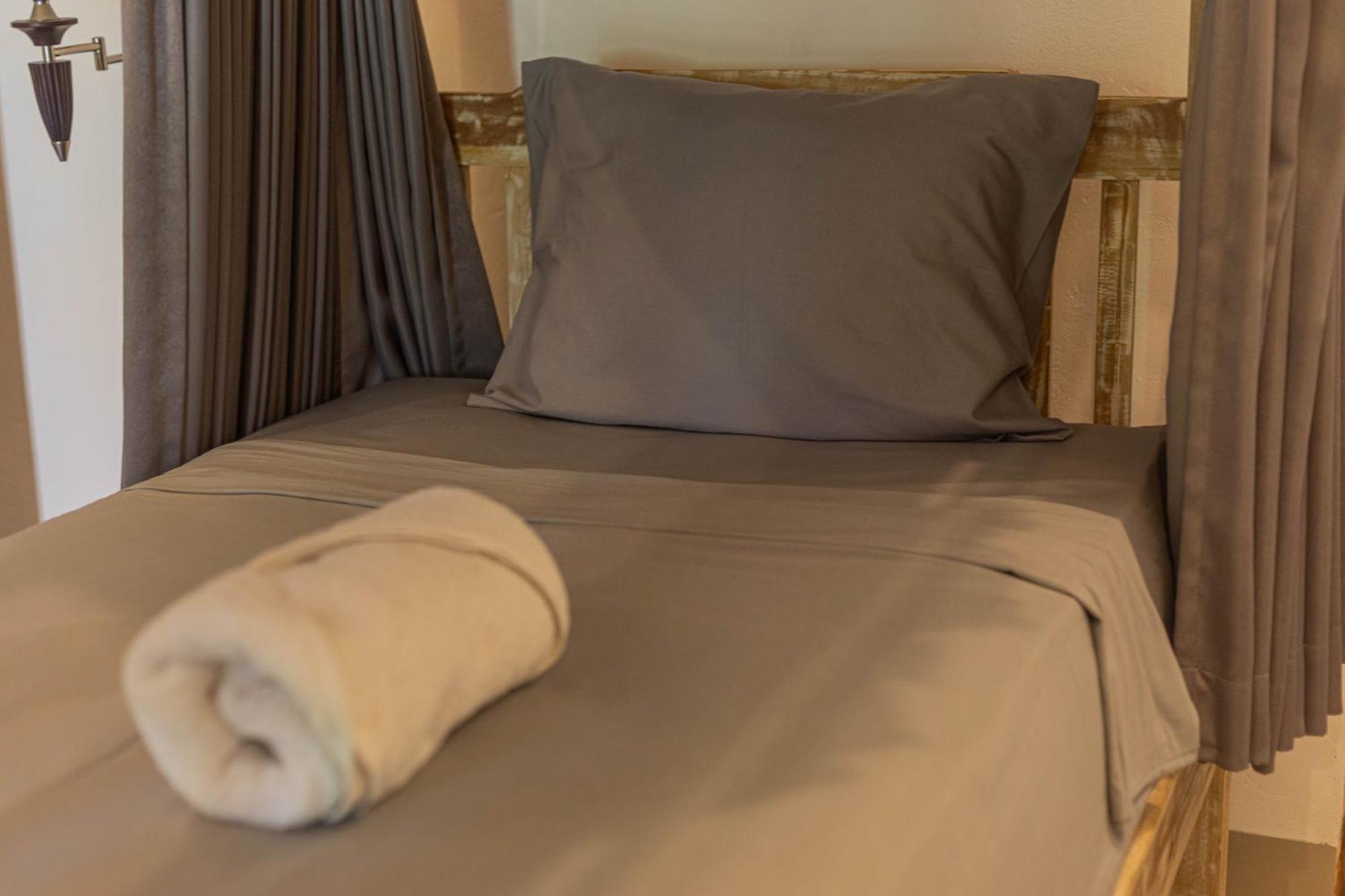 Seven Angels Villa And Hostel Toyapakeh Екстер'єр фото