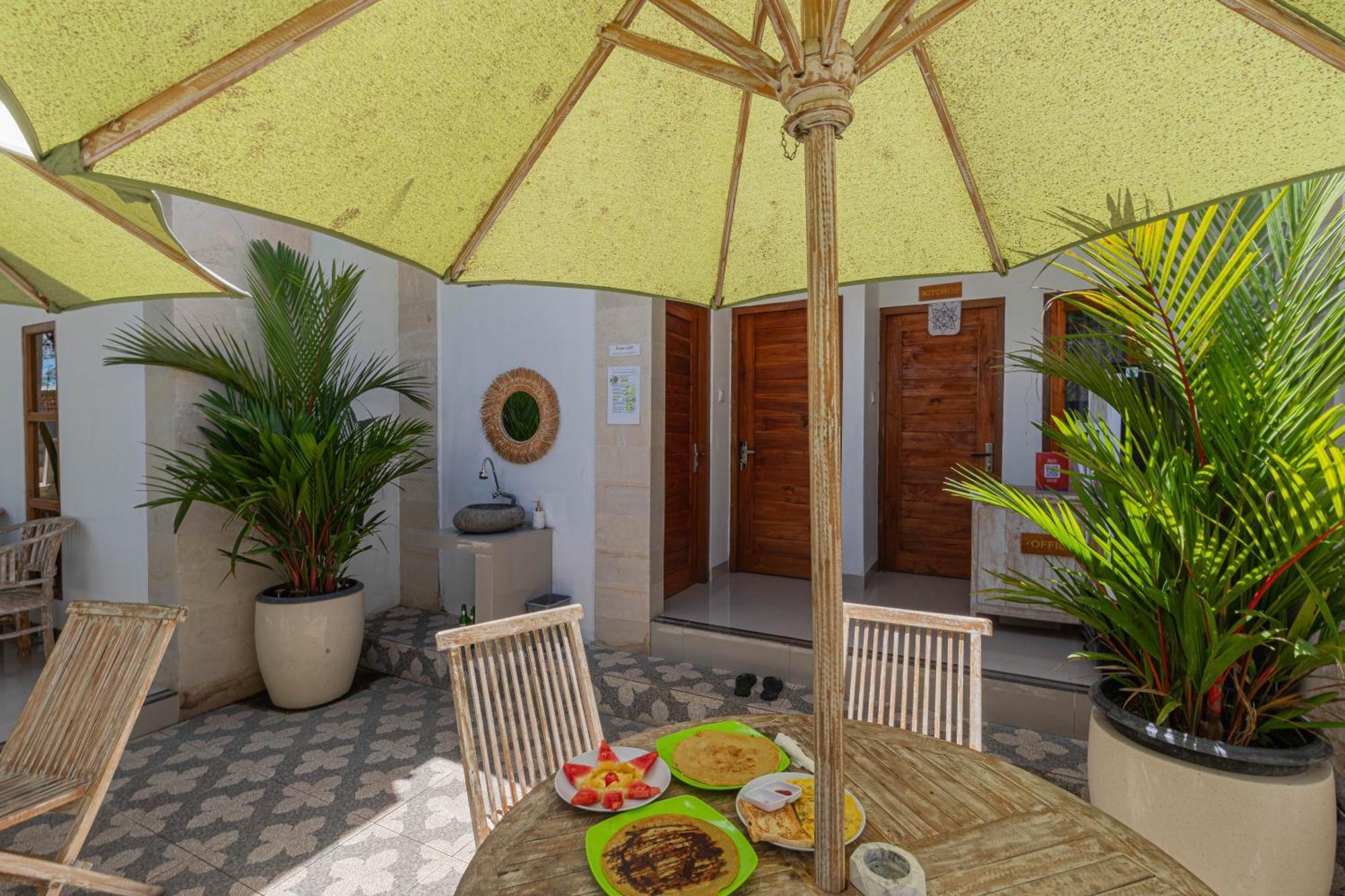 Seven Angels Villa And Hostel Toyapakeh Екстер'єр фото