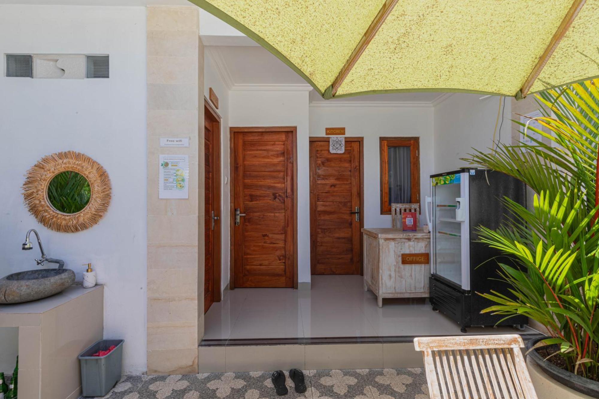 Seven Angels Villa And Hostel Toyapakeh Екстер'єр фото