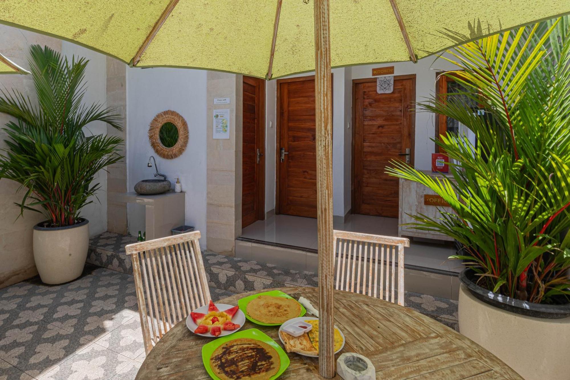 Seven Angels Villa And Hostel Toyapakeh Екстер'єр фото